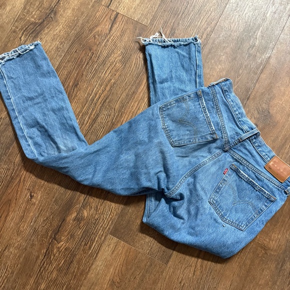 Levi’s Premium 501 original fit button fly distressed jeans - Picture 6 of 7